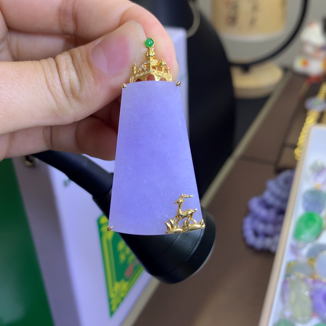 翡翠颈饰18K金镶嵌翡翠