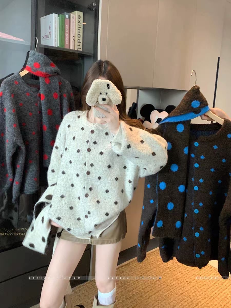 大码胖mm韩系波点设计感围巾针织衫两件套秋冬新款宽松洋气毛衣