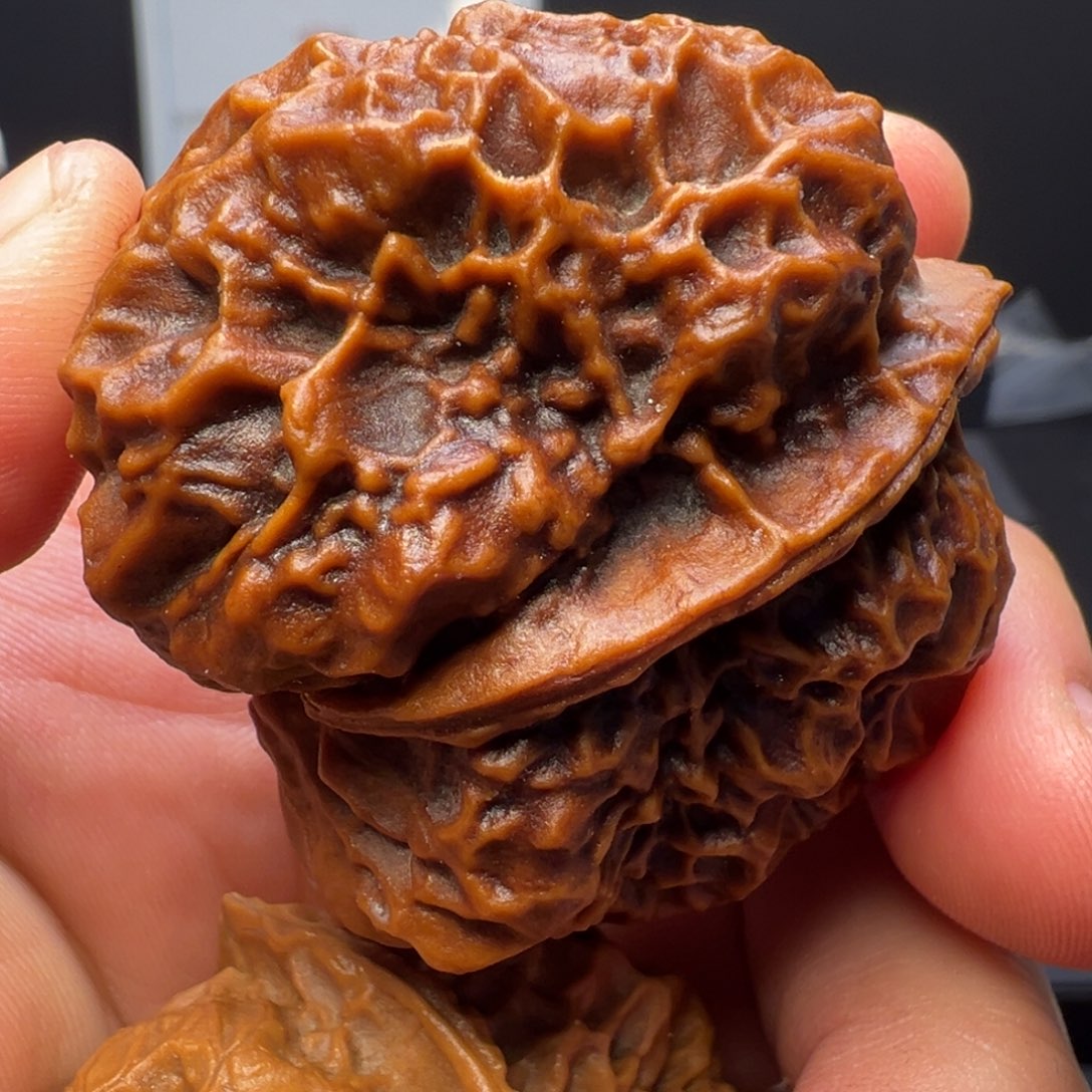 文玩核桃吊坠白泽48.5mm