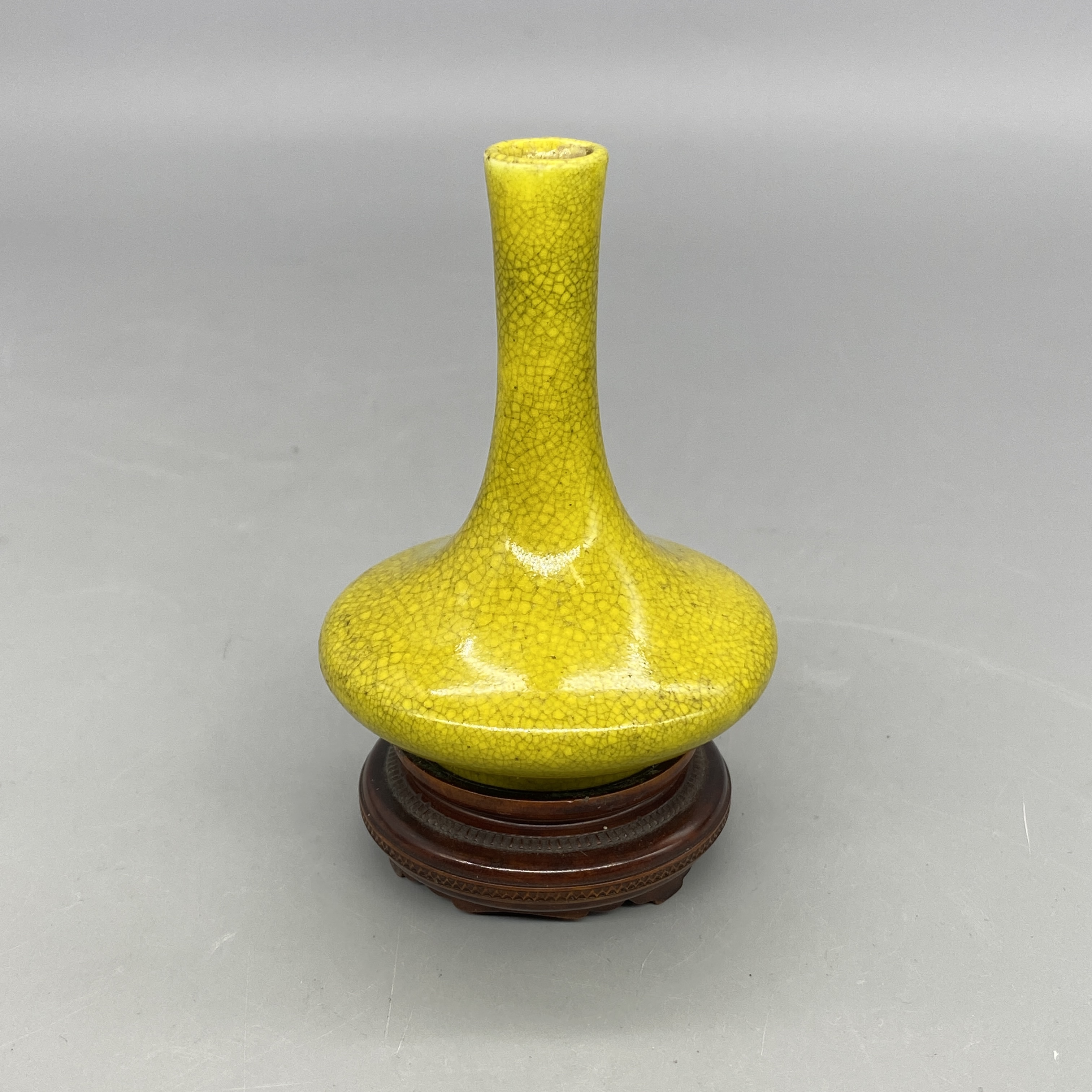 32501142*清中期鱼子黄釉荸荠瓶/瓷器三/江苏省文物总店