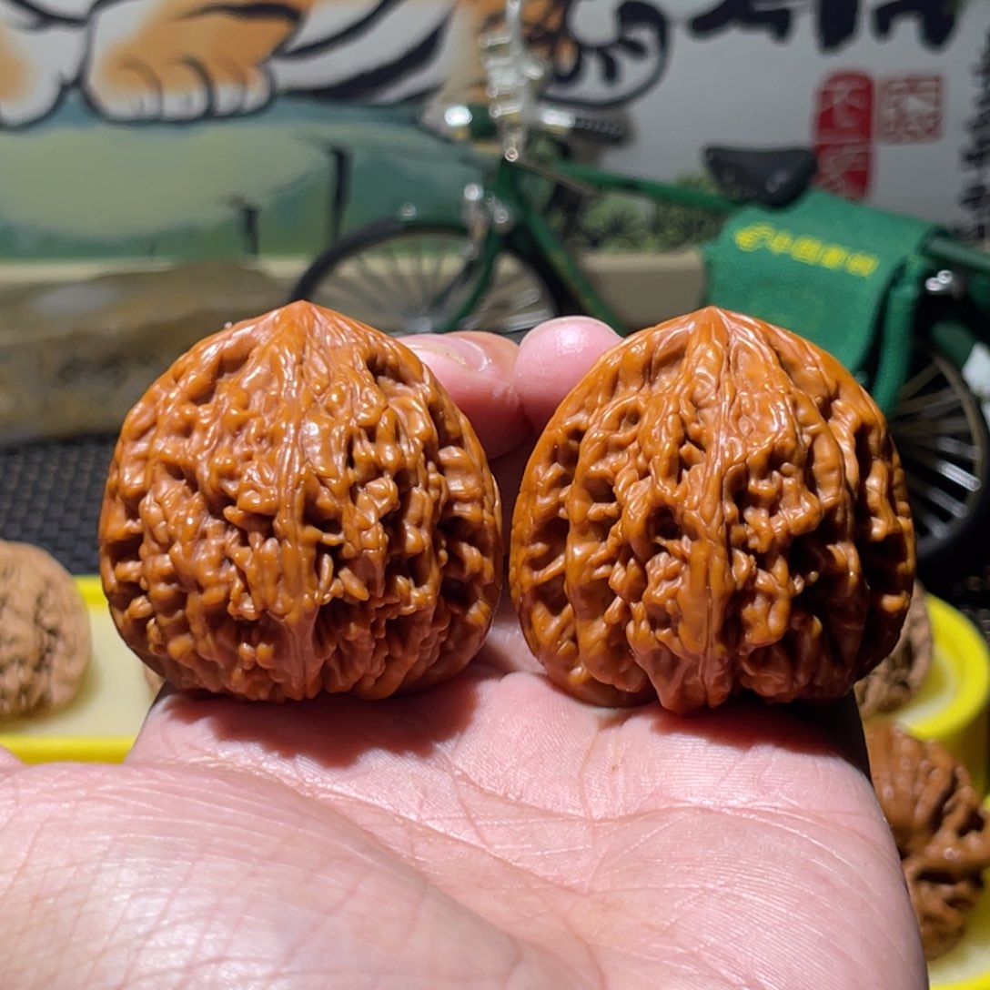 文玩核桃吊坠44虎头