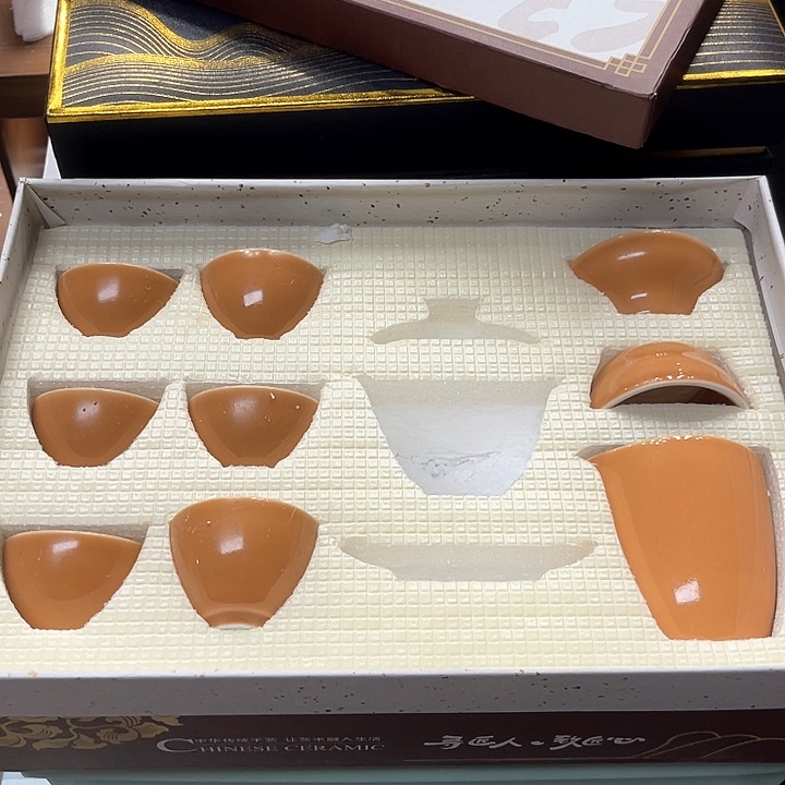 孤品茶具套装等。       