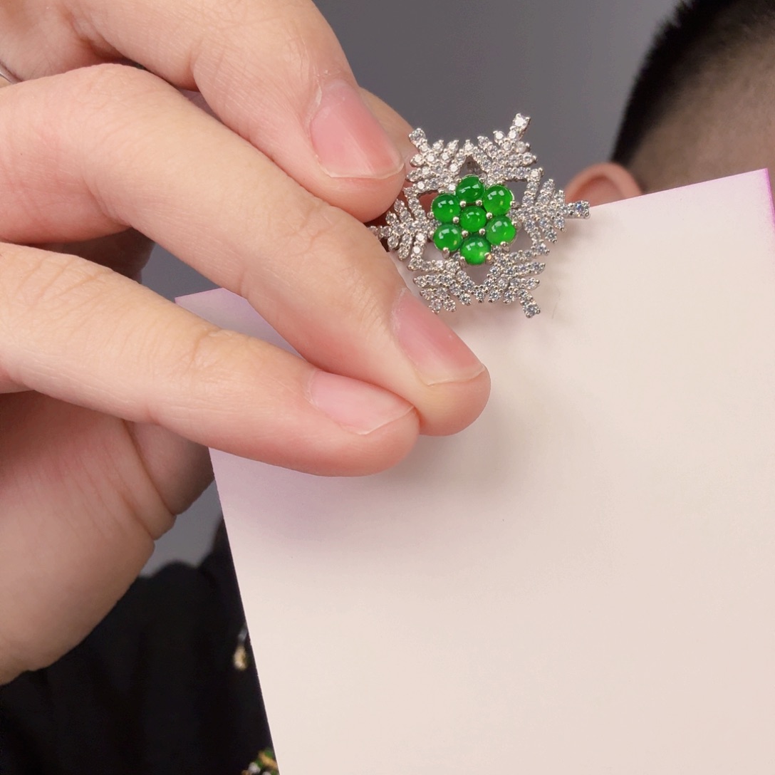 翡翠颈饰银S925镶嵌一件