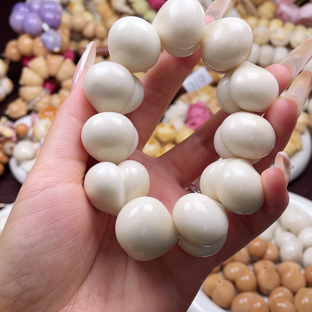 吊坠白玉菩提成品c25