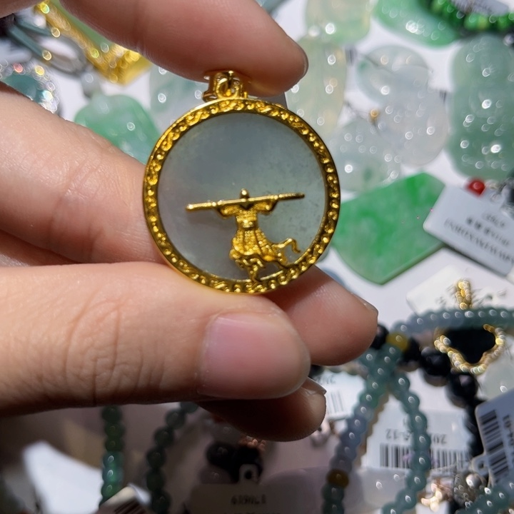 翡翠颈饰未镶嵌天然翡翠A 货