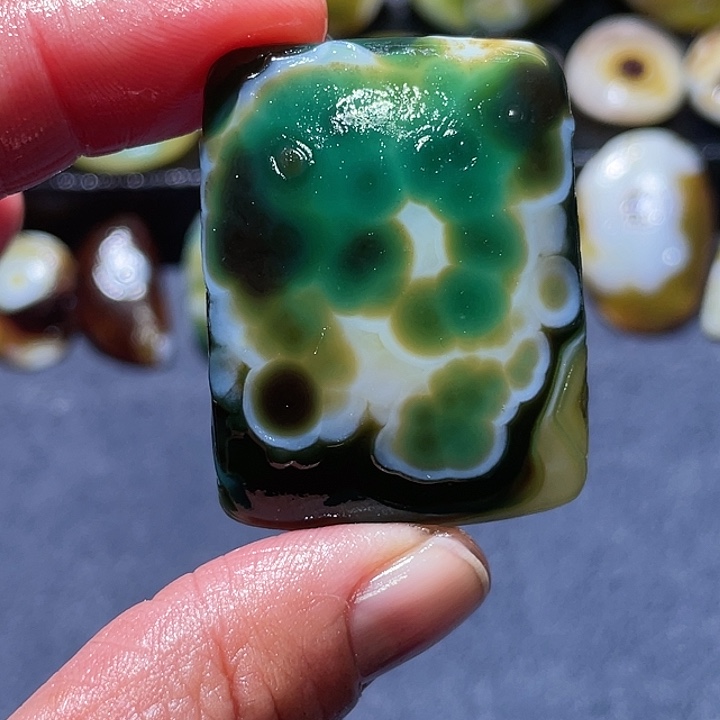 糖***平玛瑙/玉髓未镶嵌珠宝奇石