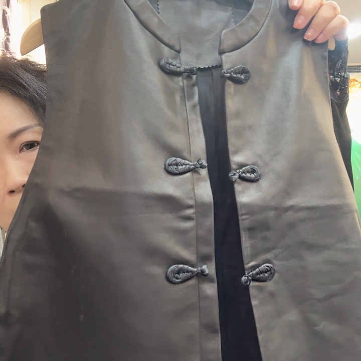 M***徐48342，黑色，X L码，马