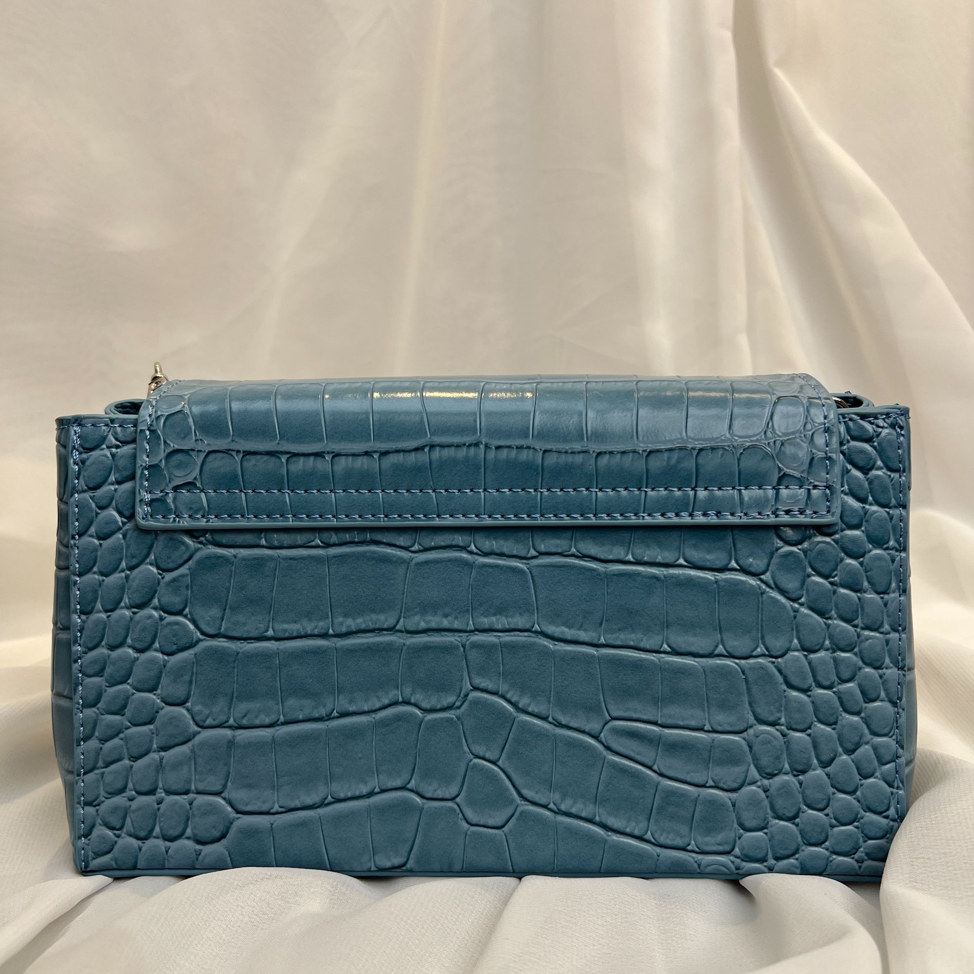 04原创时尚百搭女性鳄鱼纹法棍包-蓝色