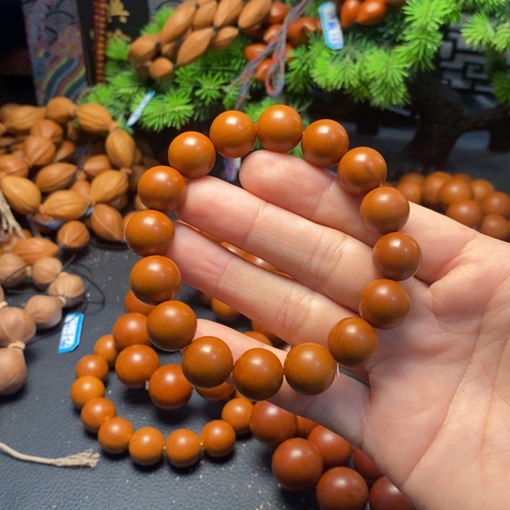 走***起手串橄榄核1.3微瑕1.8颗