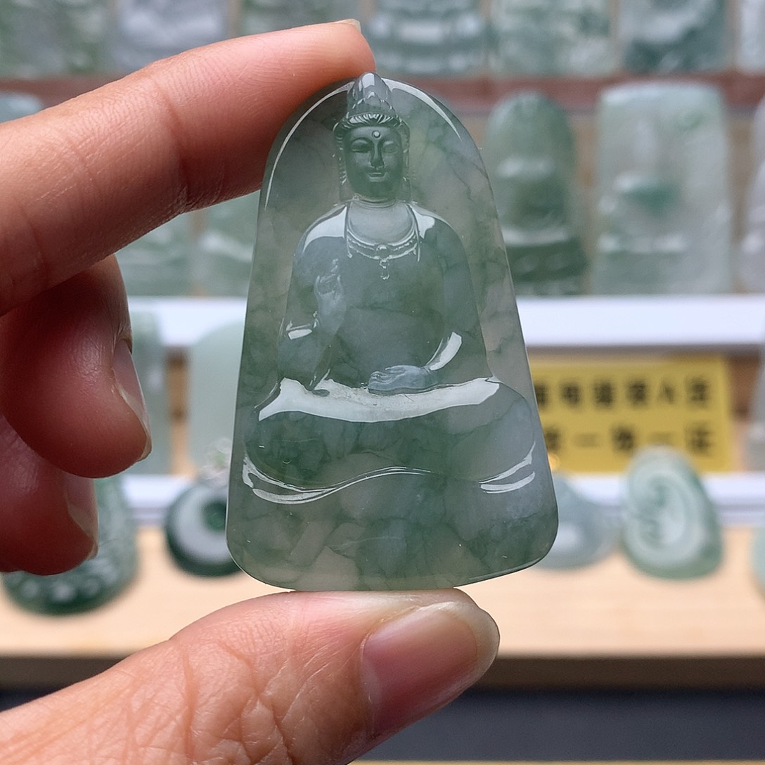 翡翠未镶嵌颈饰素衣