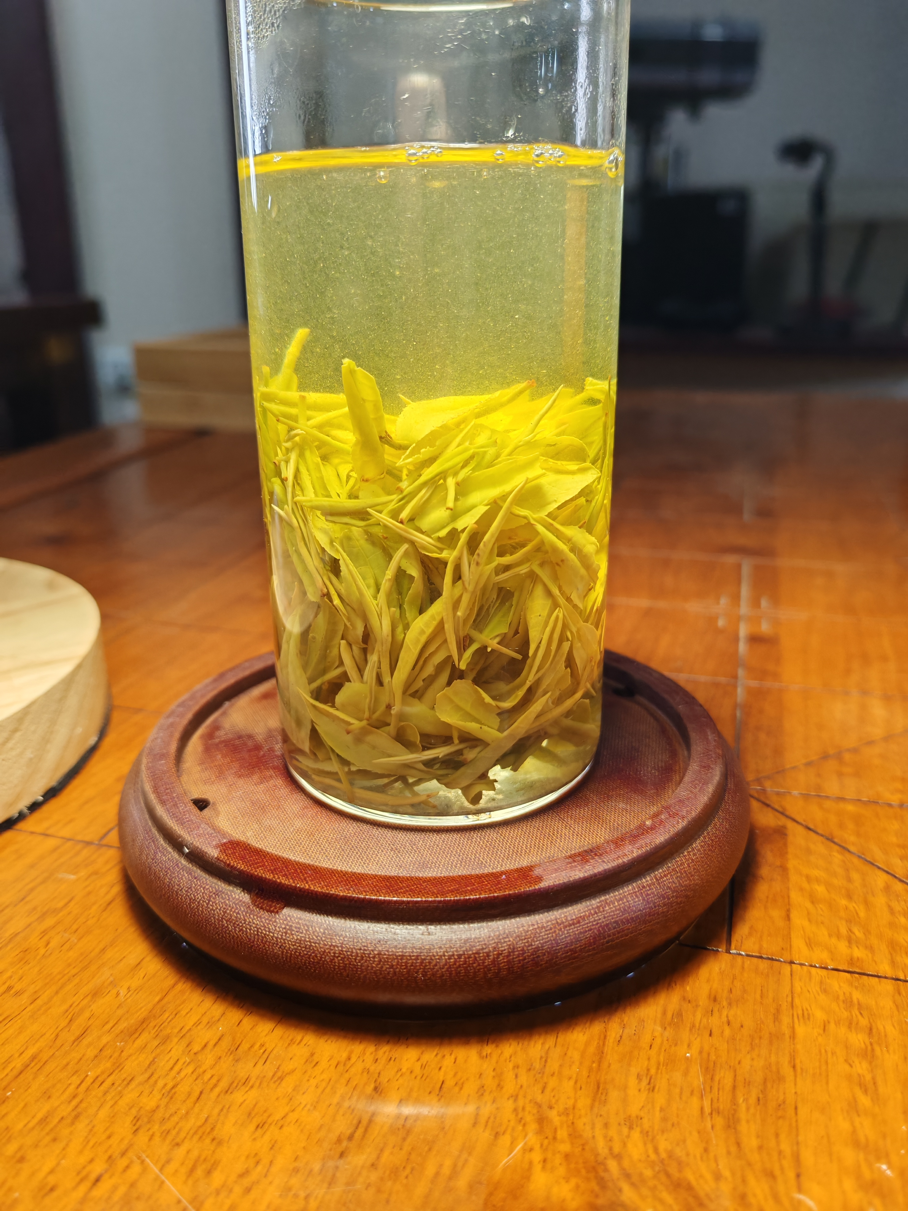 信阳光山明前黄金茶芽叶豆香浓郁