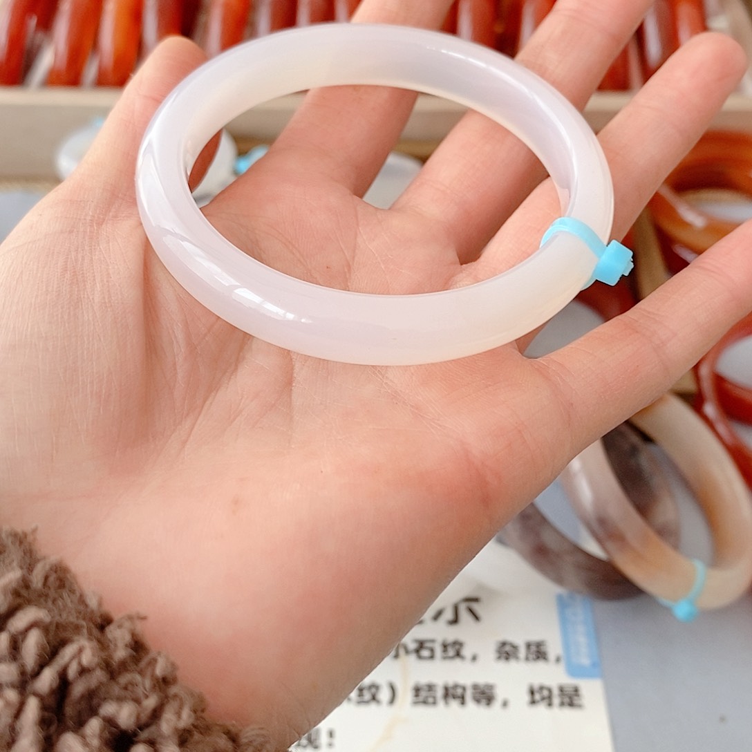 玛瑙/玉髓手镯未镶嵌58圈口6