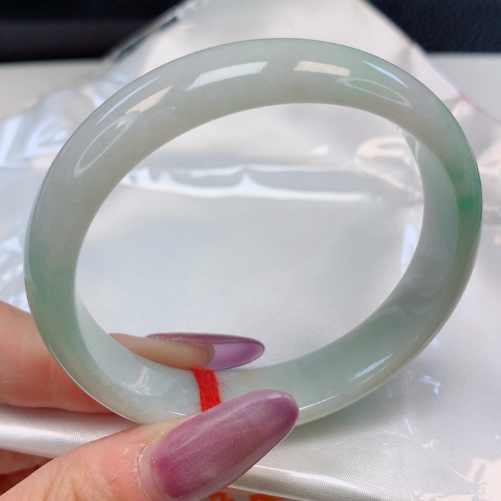 翡翠手镯（贵妃镯）未镶嵌