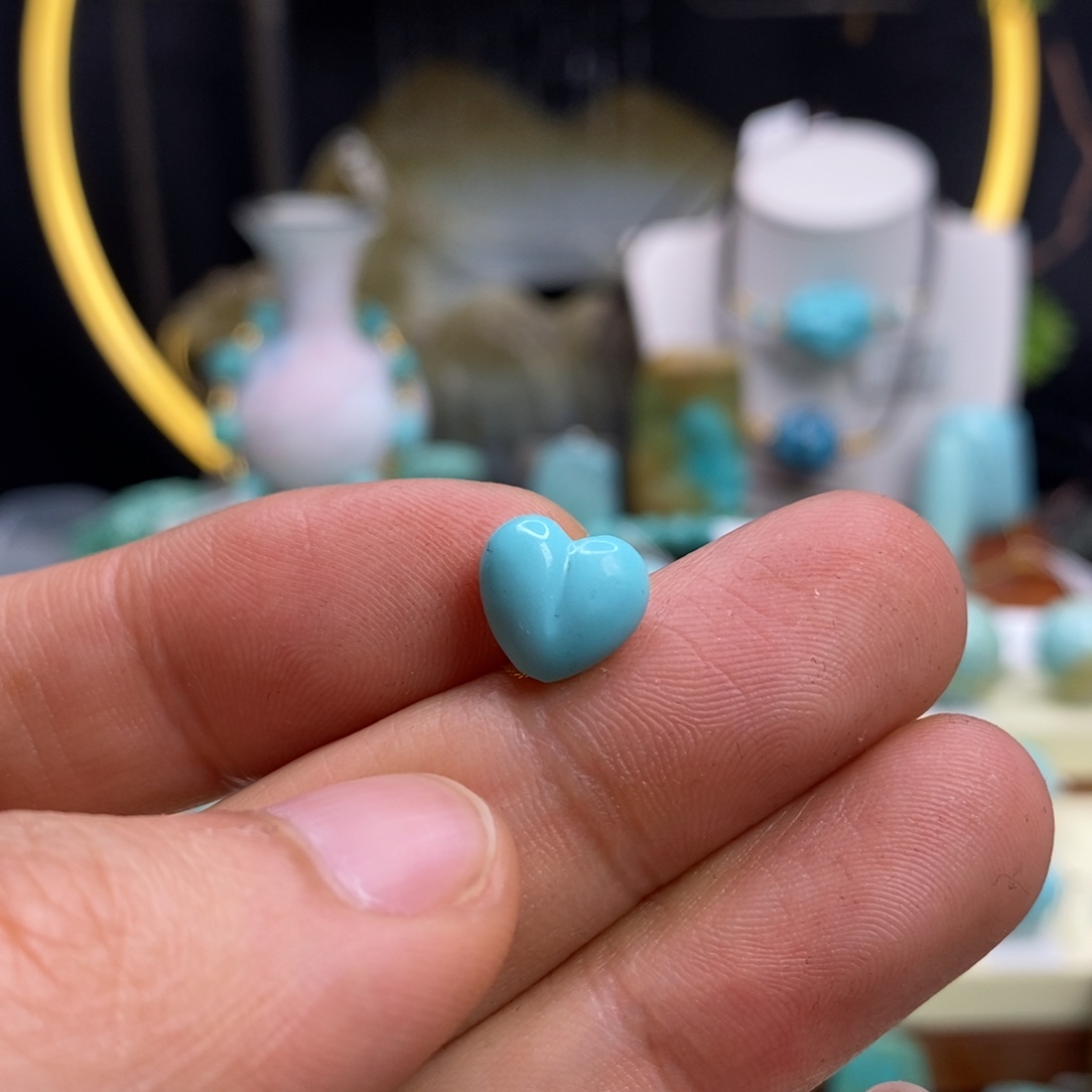 绿松石未镶嵌珠宝奇石