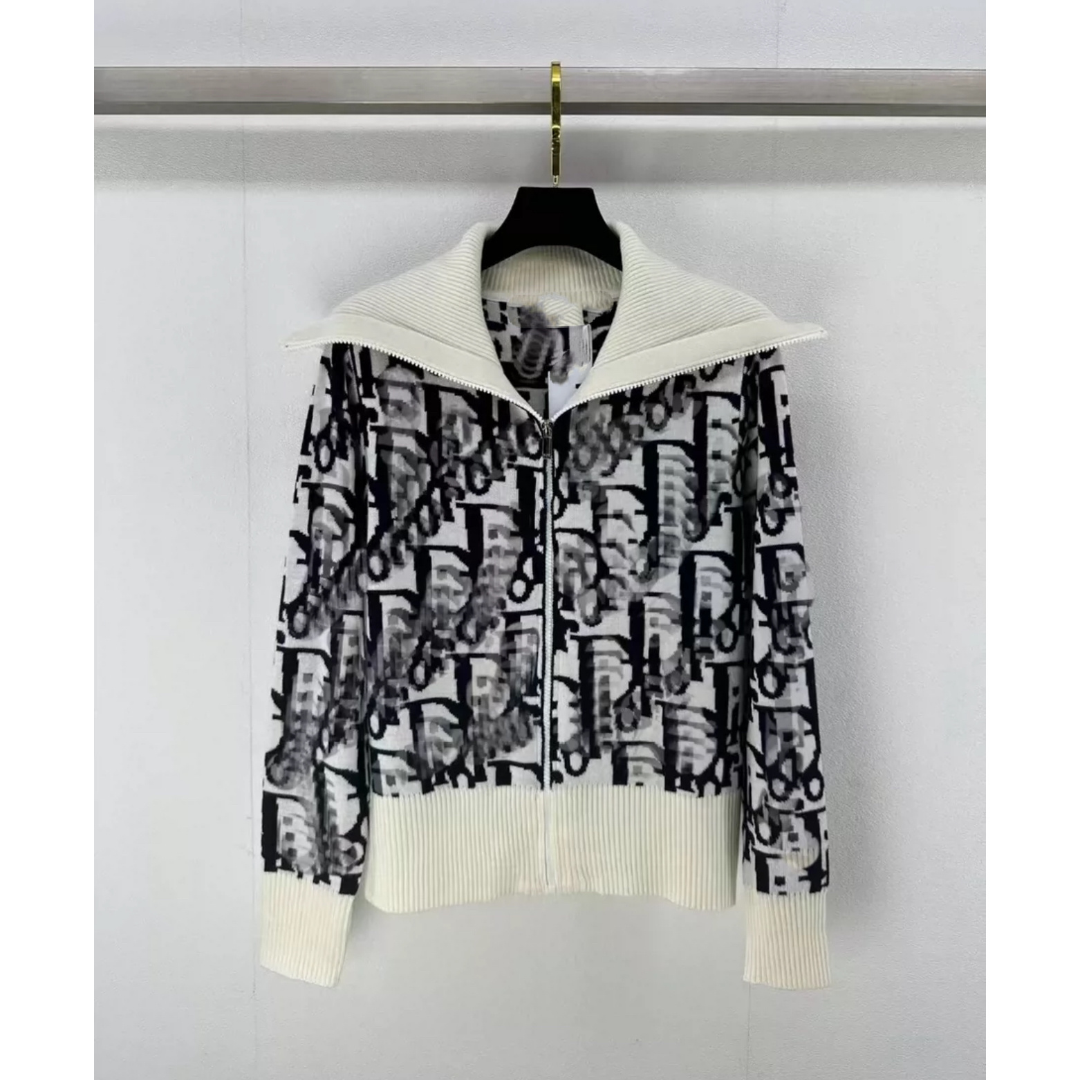 DD147 减龄感海军领针织开衫