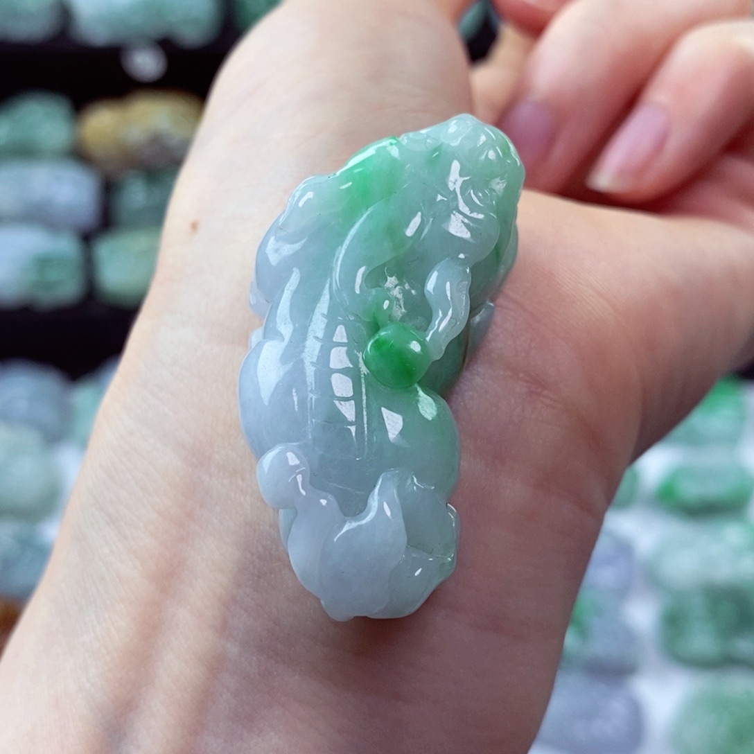 翡翠颈饰未镶嵌天然