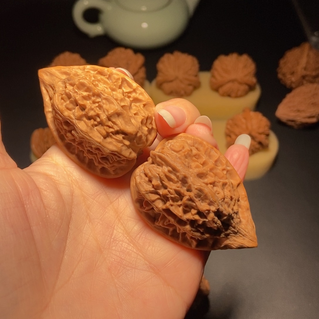 文玩核桃把件红缨枪