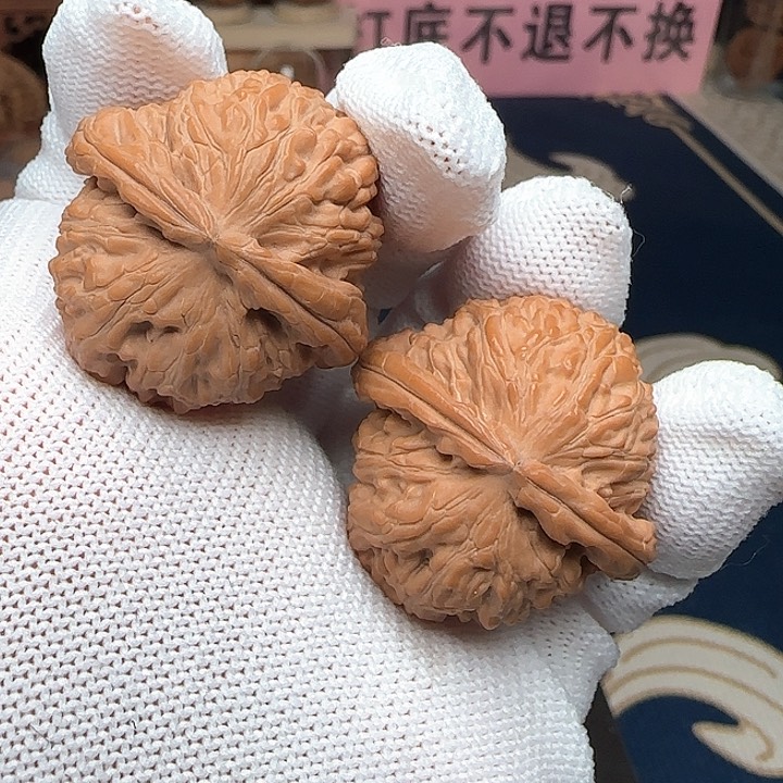 文玩核桃吊坠全品白狮子34