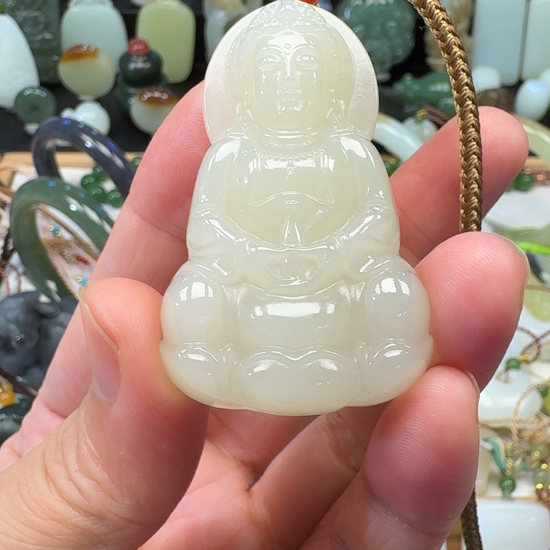 春***姐颈饰未镶嵌和田玉