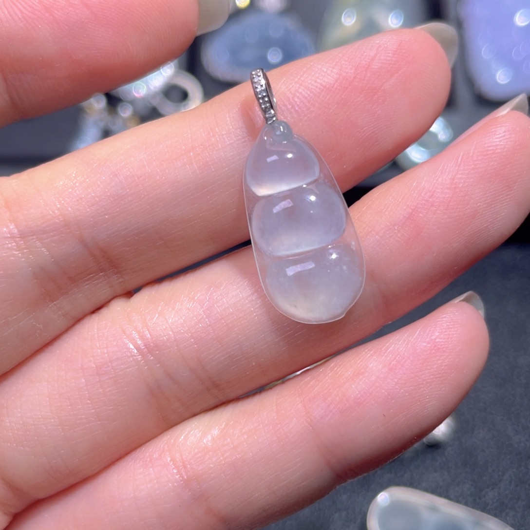 颈饰18K金镶嵌翡翠翡翠