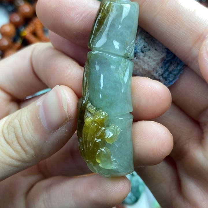 颈饰未镶嵌翡翠吊坠