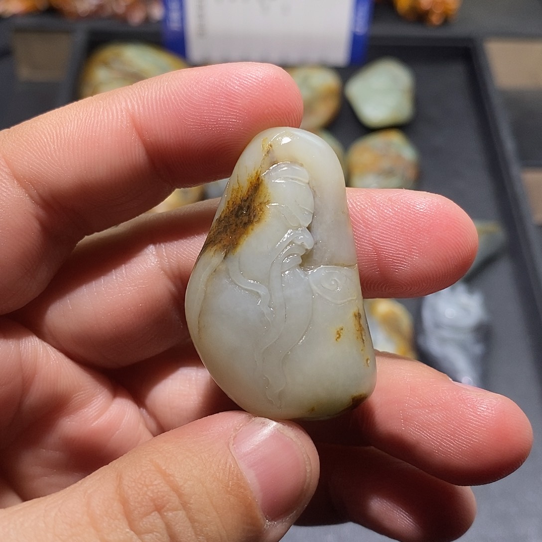 和田玉未镶嵌颈饰
