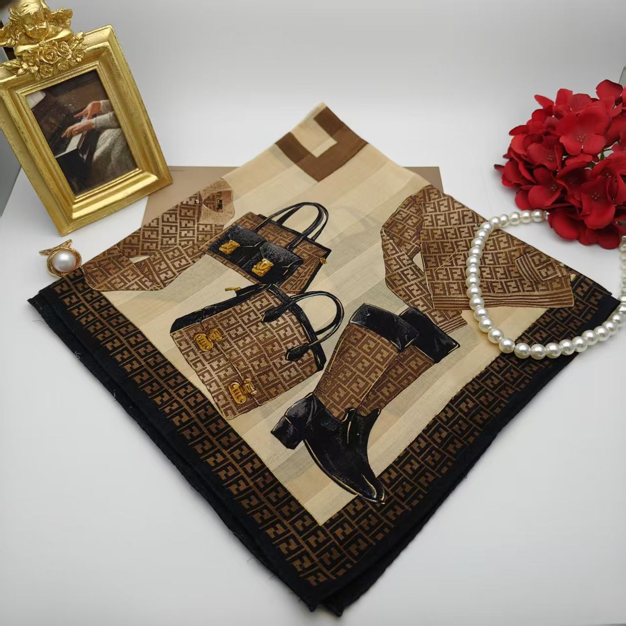 95新 FENDI/芬迪 海囤/芬迪/丝巾/yy05313