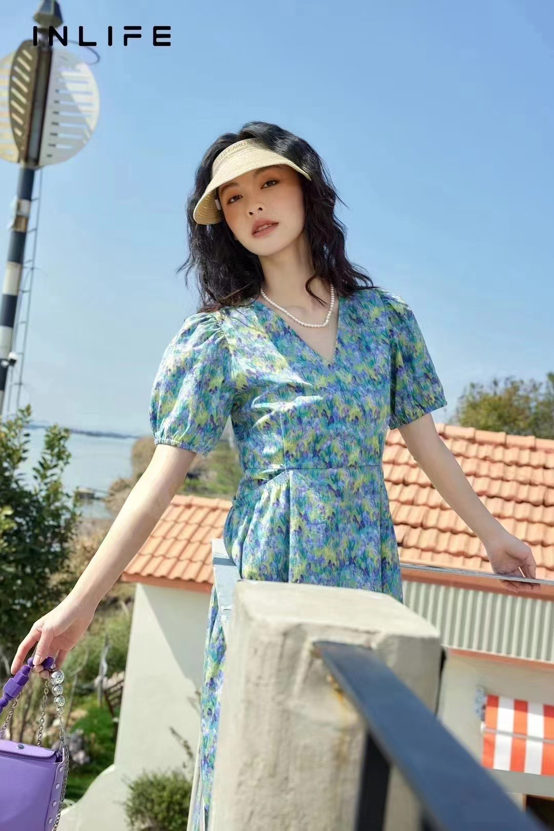 气质碎花连衣裙法式茶歇裙中长款设计感收腰显瘦