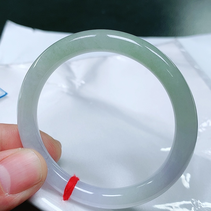 翡翠手镯未镶嵌翡翠手镯未镶嵌