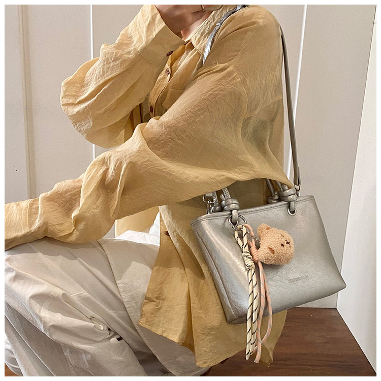 春夏季流行爆款小包包女2025新款时尚百搭斜挎包高级感手提水桶包