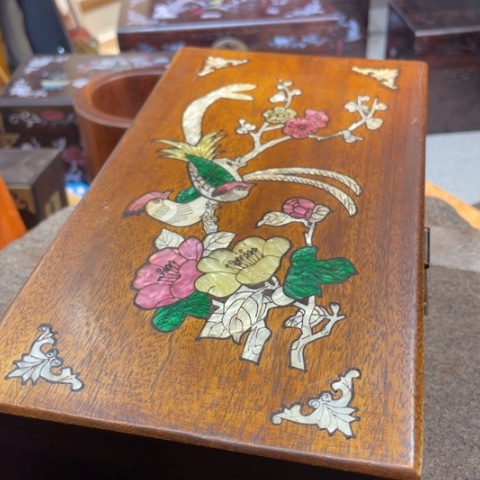 贡木川****?盒子11111