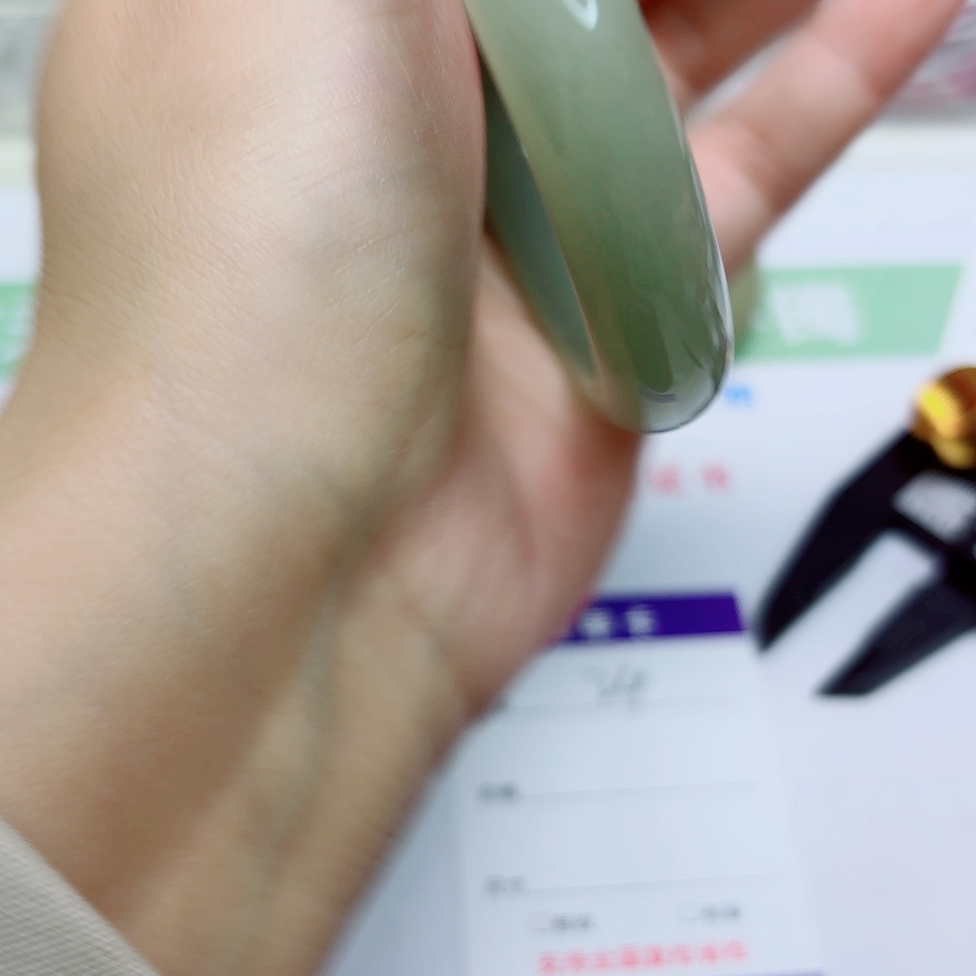 未镶嵌手镯石英质玉24/5657