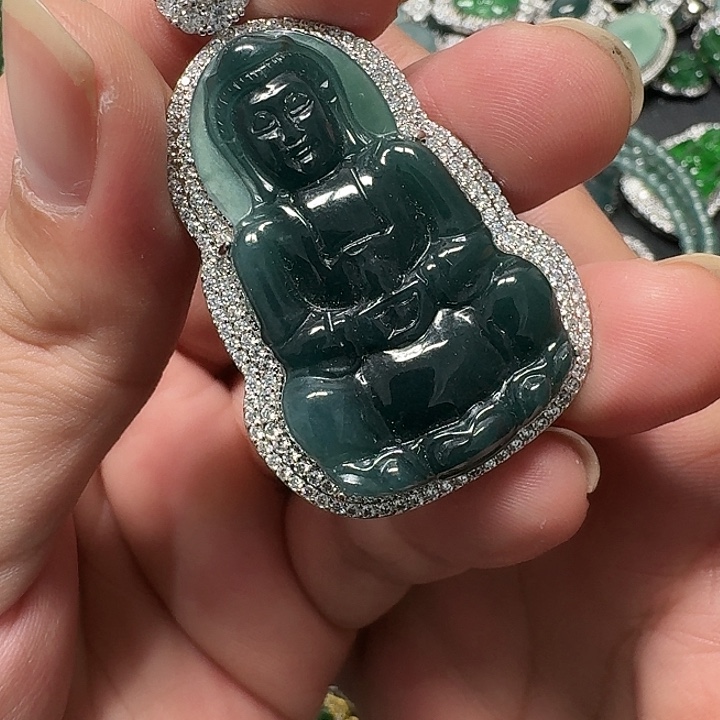 翡翠未镶嵌颈饰天然A货翡翠放漏