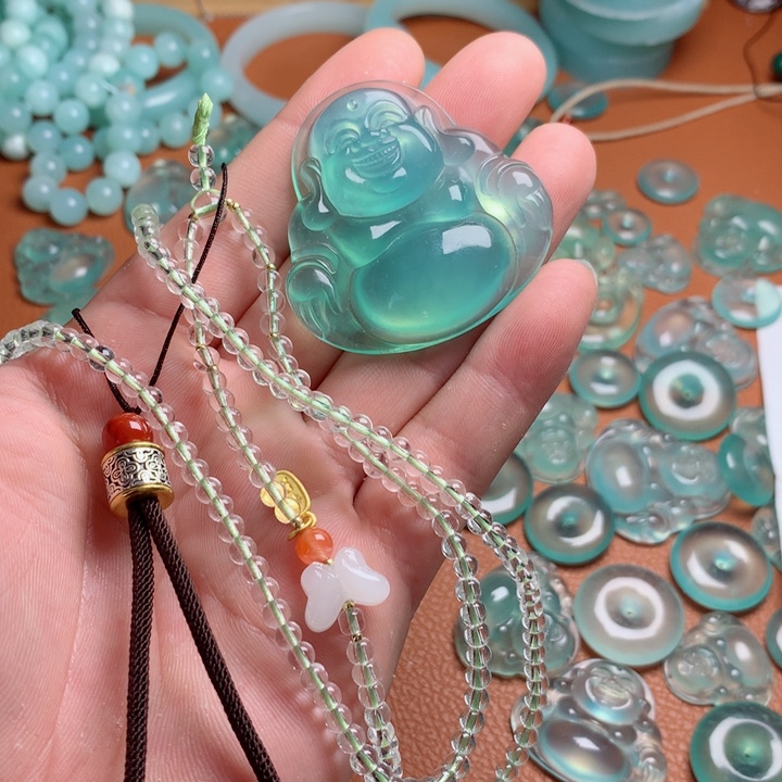 未***好蛇纹石玉未镶嵌吊坠