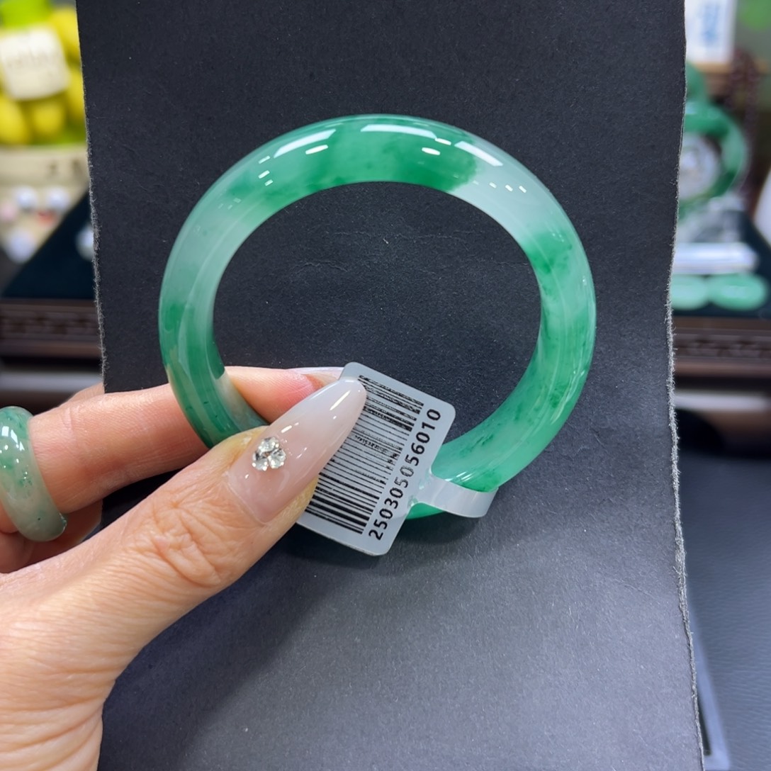 石英质玉（非洲翠）未镶嵌手镯54-55