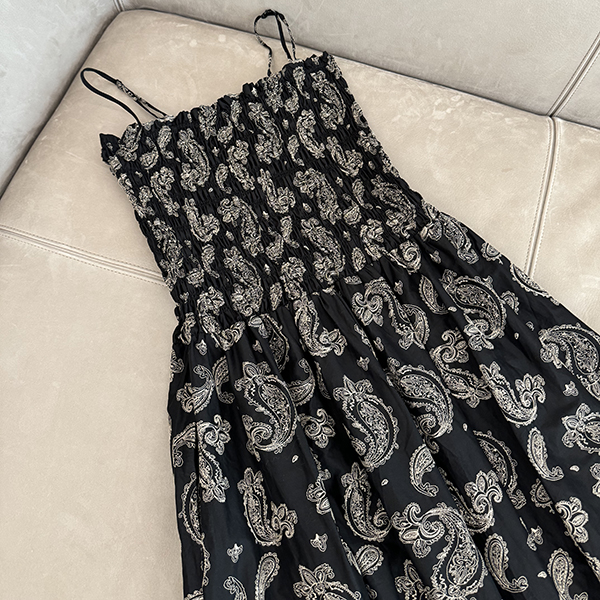 重工复古刺绣收腰无袖吊带气质连衣裙 夏季时尚显瘦百搭小众印花