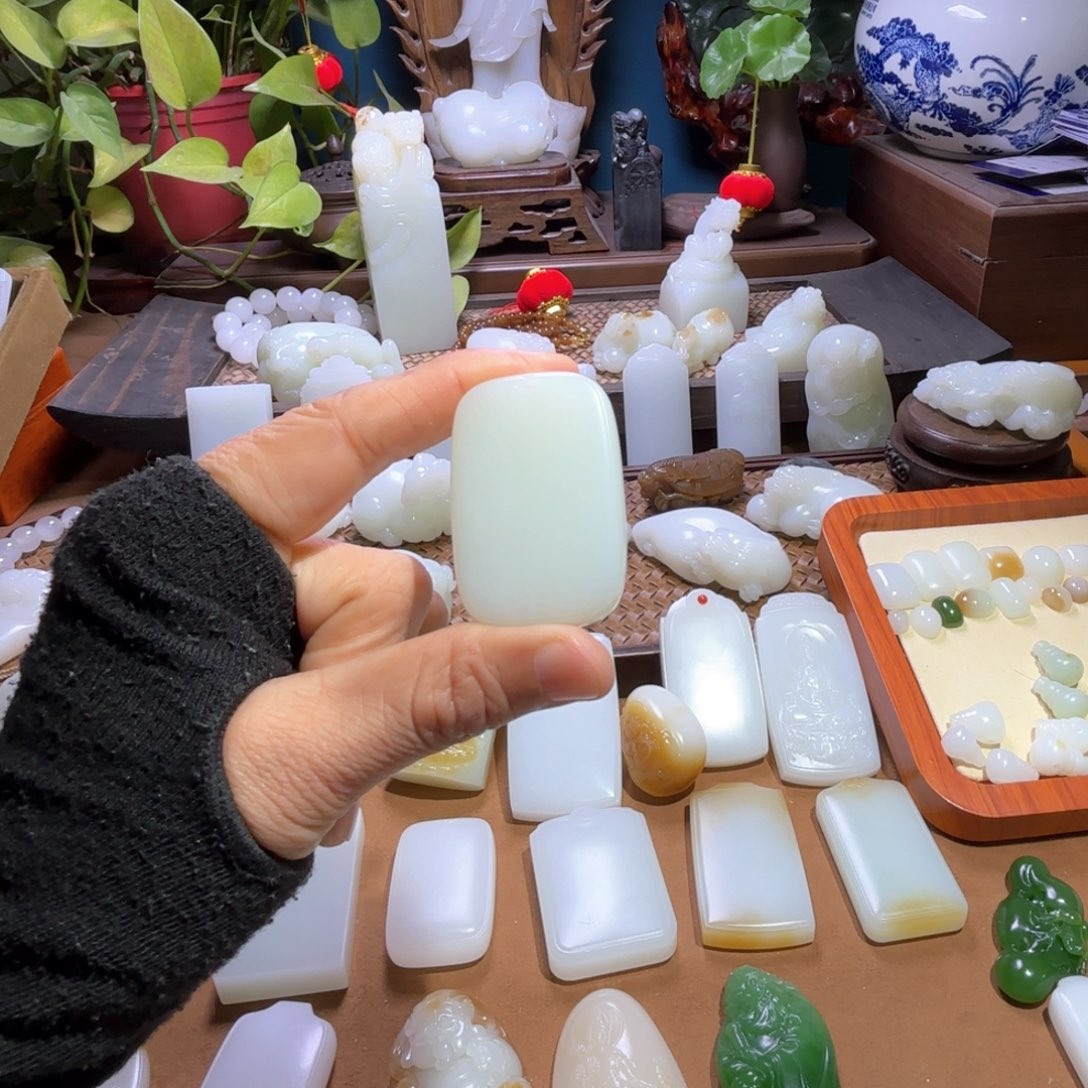 和田玉颈饰未镶嵌