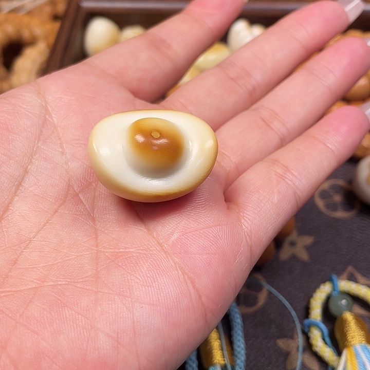 木猴头核桃元宝配饰