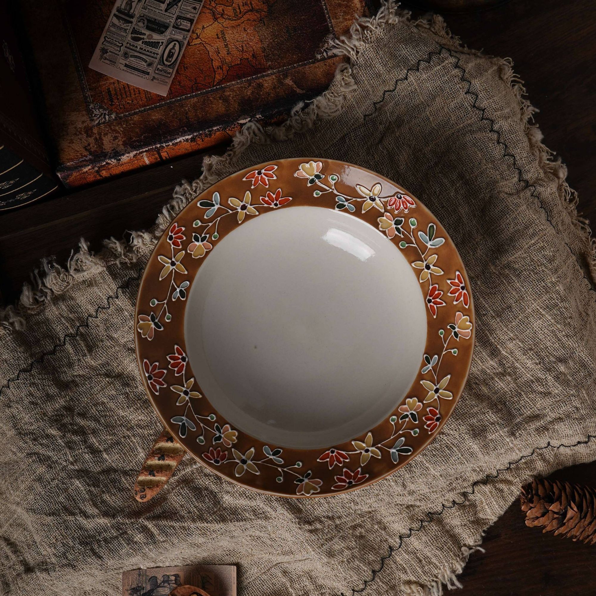 当代 上禾 | 敦煌壁画系列深咖色连枝花葫芦小圆盘