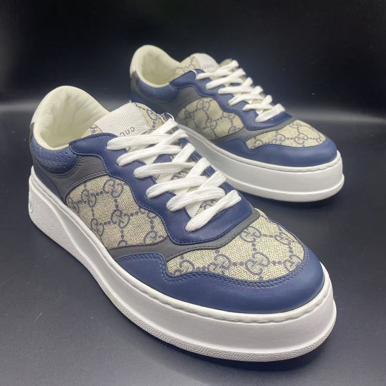 95新 GUCCI/古驰 【AO特惠】41欧码 男士藏蓝老花饼干ao951