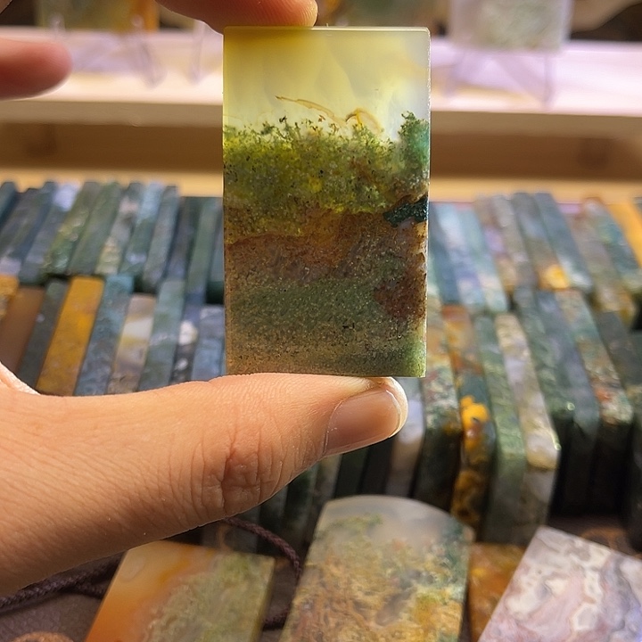 吕***生玛瑙/玉髓未镶嵌颈饰