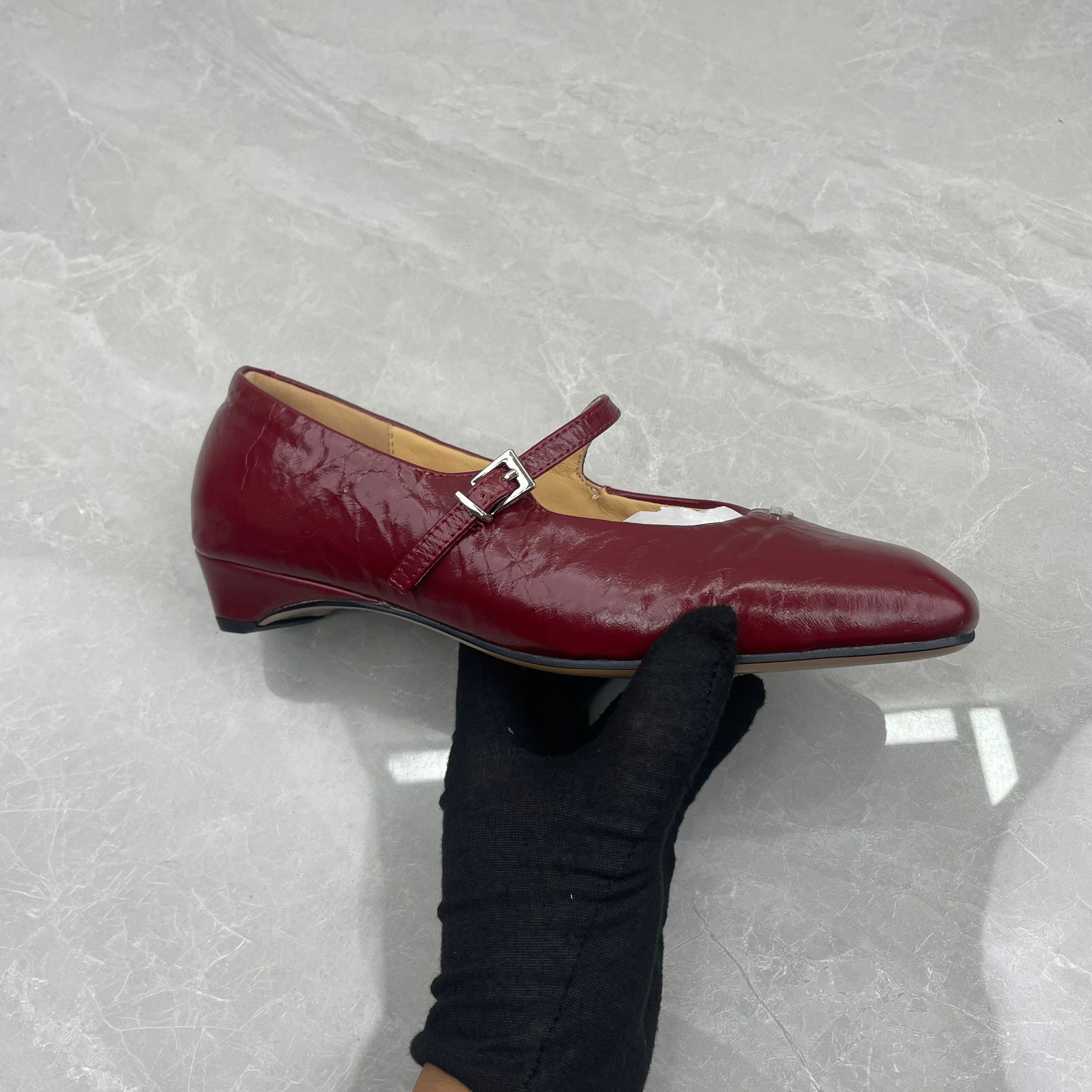 单鞋女（牛皮）c-1876(孤品) d区36码