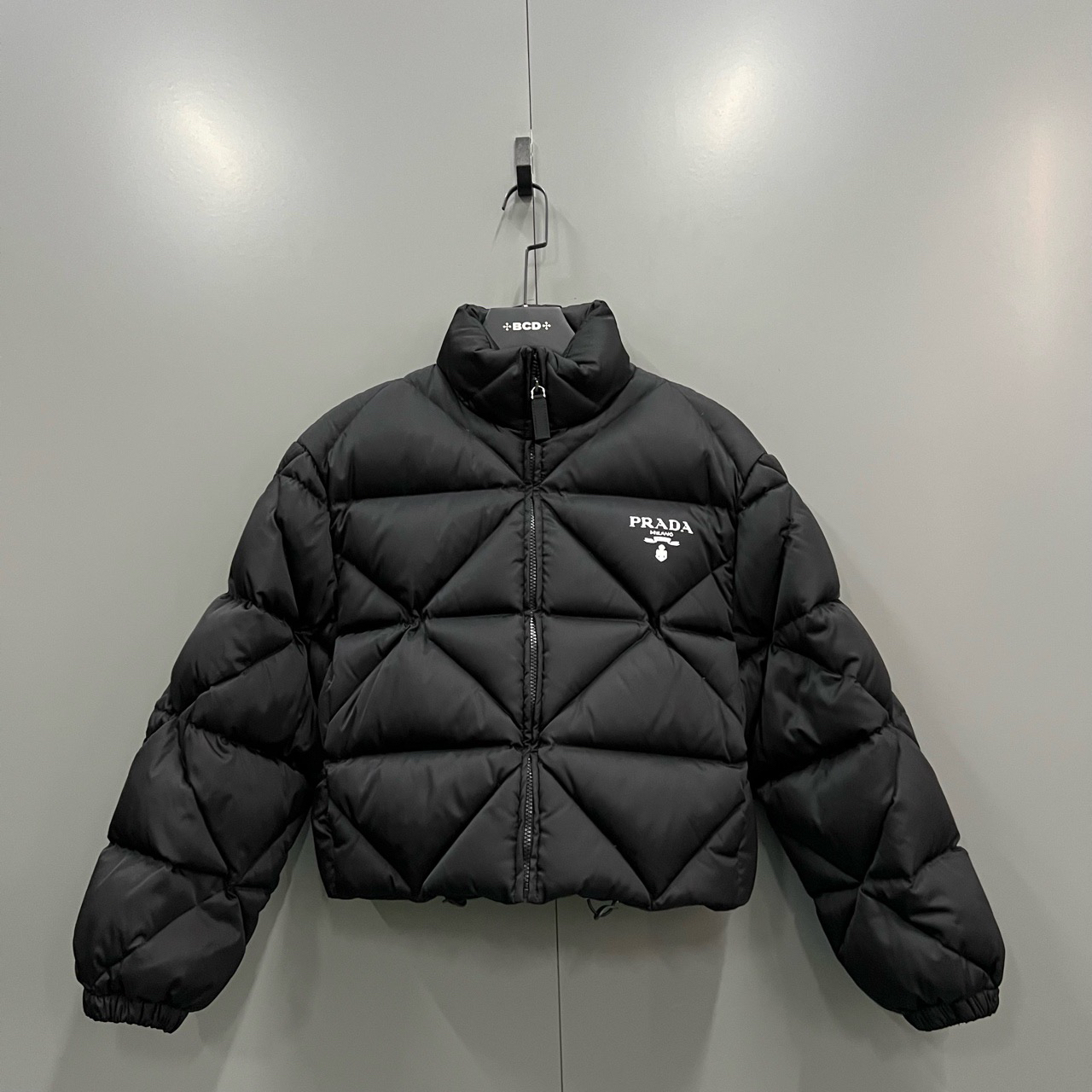95新 Prada/普拉达 （bb）三角压纹logo羽绒服 38码/38000/bc014421