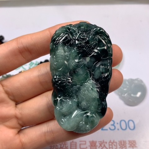 定制翡翠颈饰未镶嵌红**客