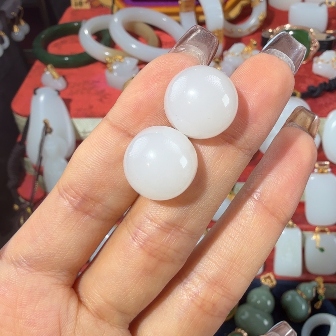 和田玉18K金镶嵌颈饰