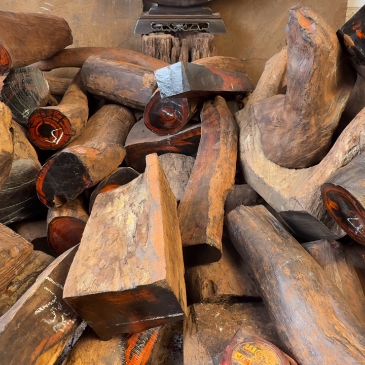 千***焕木老挝大红酸枝摆件