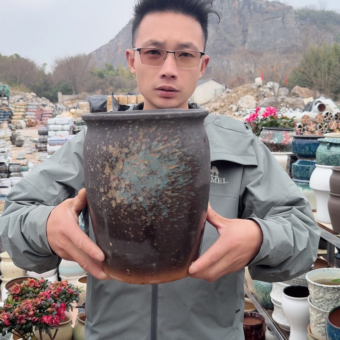 紫砂花盆口20高25（黑泼墨武老庄一个