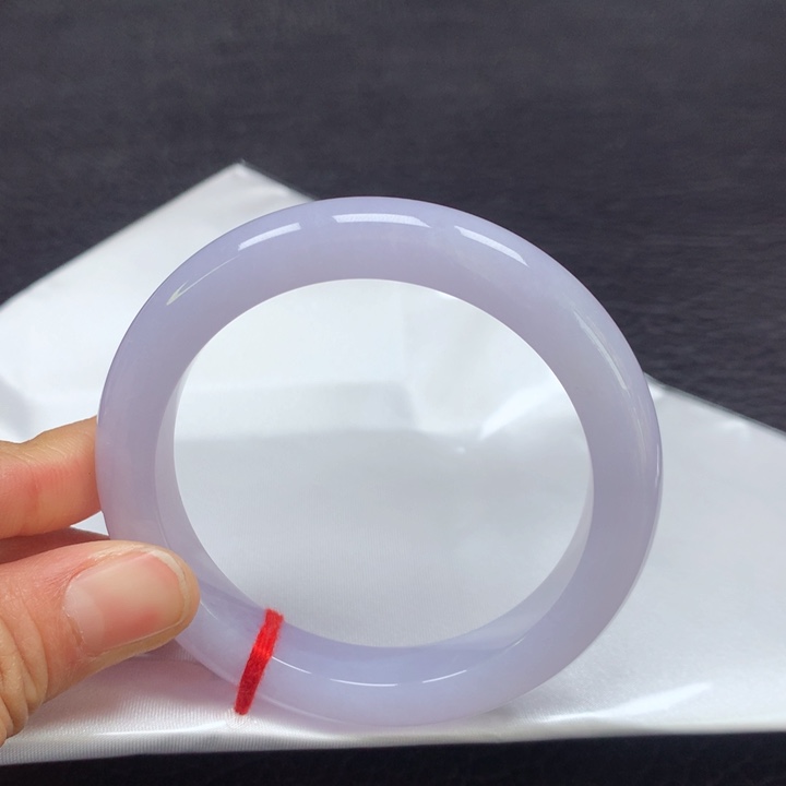 翡翠手镯未镶嵌56圈