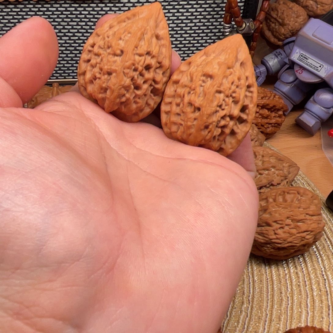 不***李文玩核桃吊坠吸血鬼