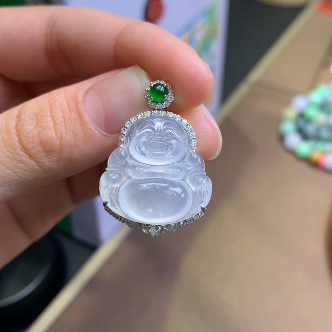 翡翠18K金镶嵌颈饰翡翠